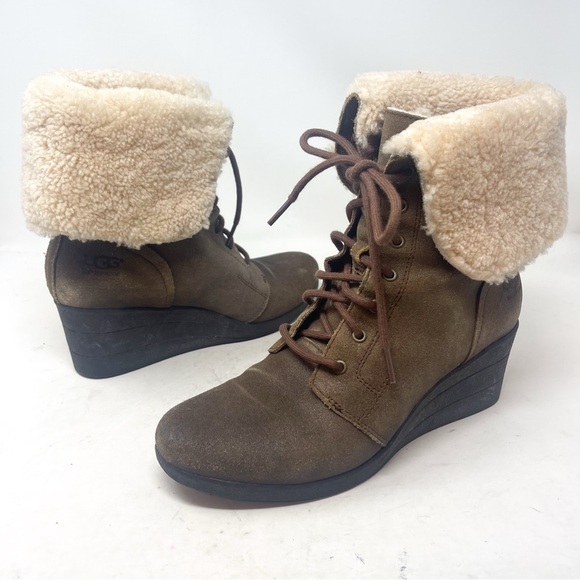 UGG Women’s Zea Brown Wedge Ankle Shearling waterproof Boots Size 19 - Picture 3 of 9